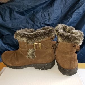 Khumbu W 8M brown leather booties